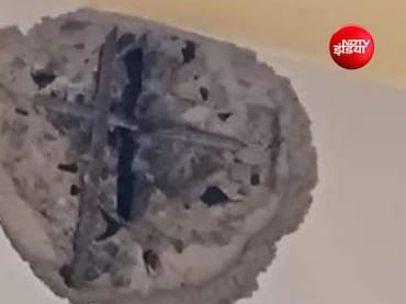 एमपी में आसमान से बरपा कहर: छत को चीरकर कमरे तक पहुंची बिजली, चमत्कारिक रूप से बचा परिवार