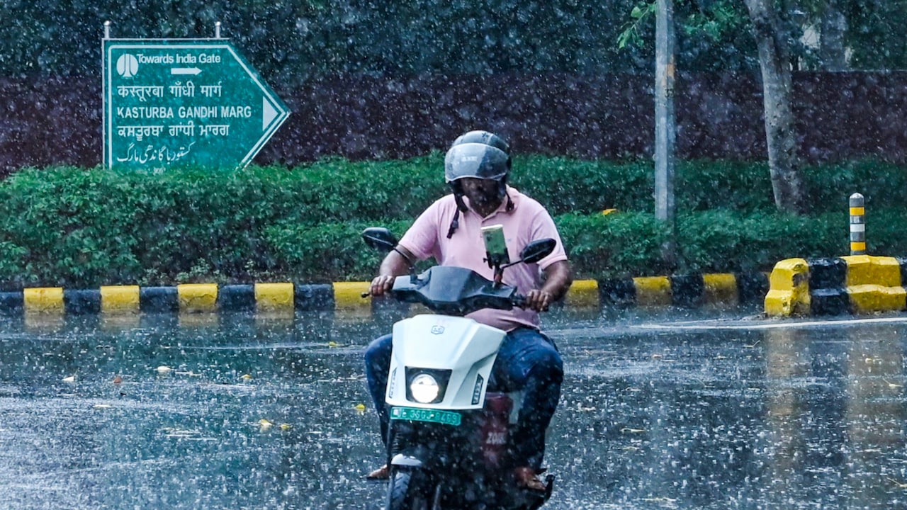 आंधी-तूफान, बारिश का दौर एक हफ्ते चलेगा, दिल्ली में आईएमडी का येलो अलर्ट, एक्टिव मॉनसून ने बदला मौसम