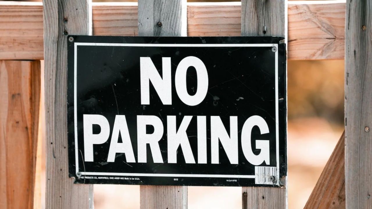 No Parking और अवैध पार्किंग में क्या फर्क है? UP Traffic Police ने समझाए ट्रैफिक के जरूरी नियम