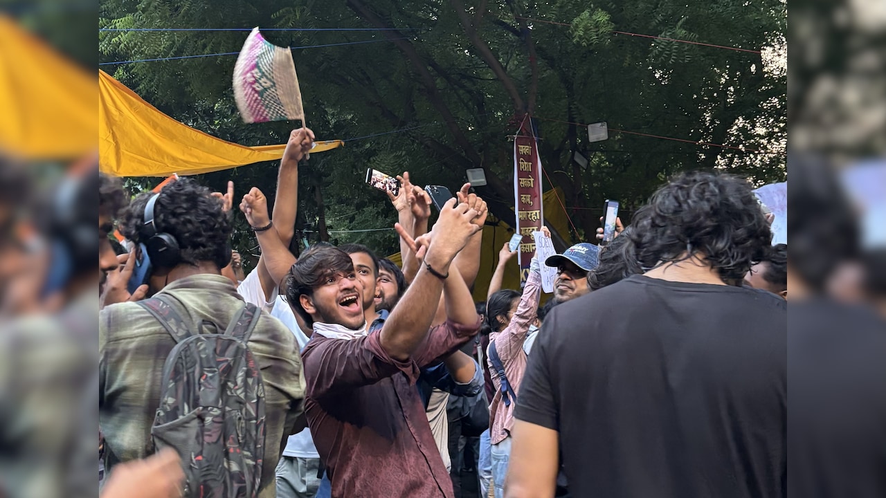 Opinion: Opinion | Indian Political Parties Are Now Stuck In An Awkward Gen Z 'Situationship'