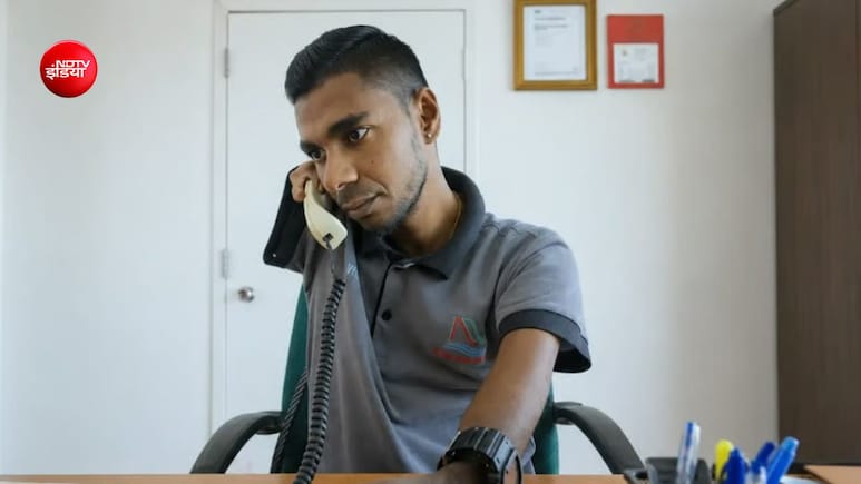बिना हाथों के जन्मे, इंटरव्यू में बार-बार रिजेक्ट हुए, फिर मिली एक नौकरी और बदल गई जिंदगी