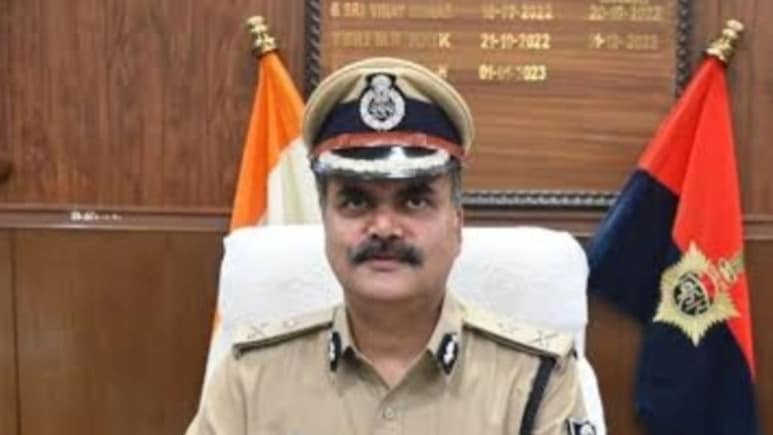 कौन हैं IPS विकास वैभव, जिन्होंने लापरवाह SHO को पढ़ाया कानून का पाठ, अब भत्ते पर होगा जीवन-यापन