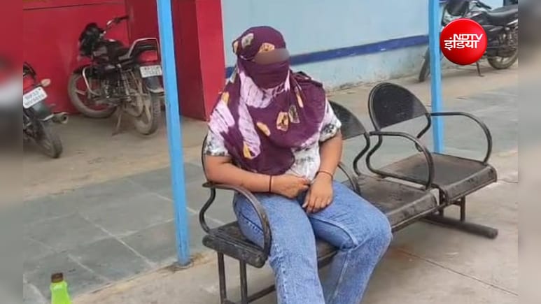 चलती कार में हैवानियत! गांव छोड़ने के बहाने युवती को बैठाया, दुष्कर्म के बाद सड़क पर फेंका