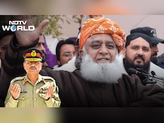 'राजनीति का शौक है तो चुनाव लड़ो, औकात पता चल जाएगी', पाकिस्तानी मौलाना ने मुनीर को ल्यारी से ललकारा