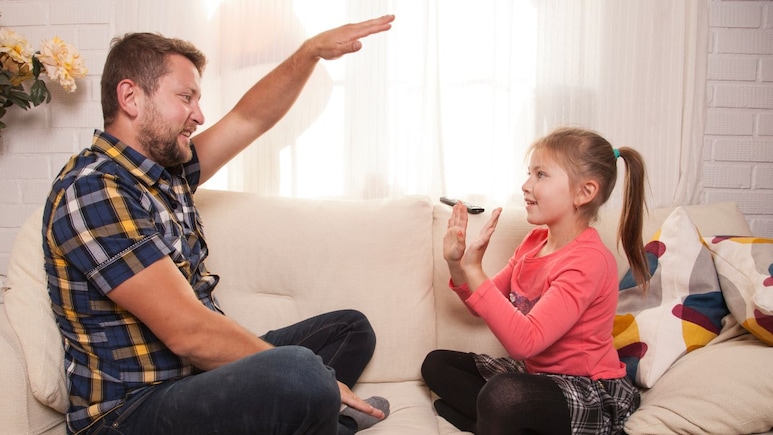 हर पिता को अपनी बेटी के साथ जरूर करने चाहिए ये 5 काम, Parenting Coach ने बताया तभी मजबूत होगा रिश्ता