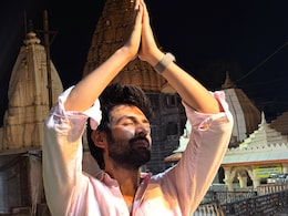 Fresh Off His First National Award Win, Kartik Aaryan Visits Ujjain's Mahakaleshwar Temple With Parents