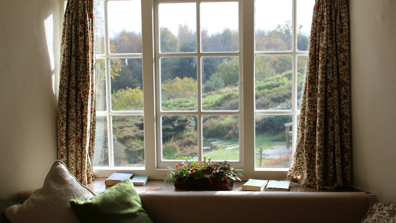 Curtain Buying Guide: How To Choose Length, Fabric And Styles