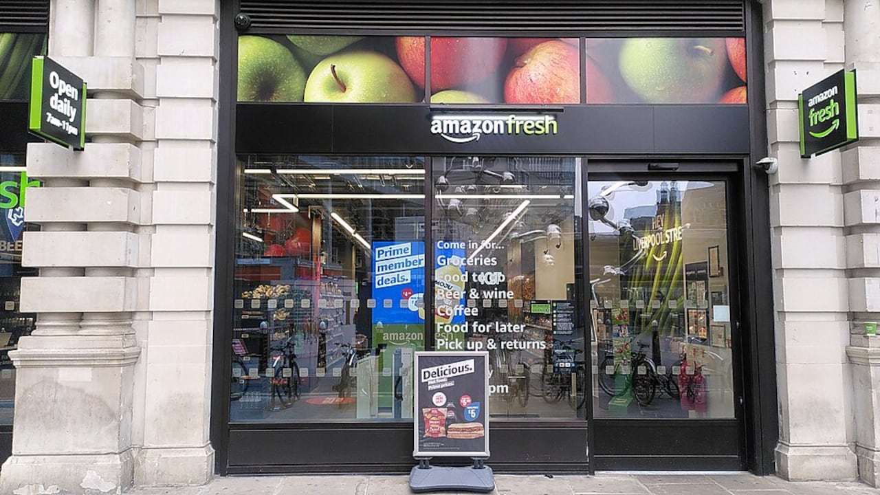 Amazon, Walmart AI Bots Ignore Known 'Made In USA' Label Fraud, Report Finds