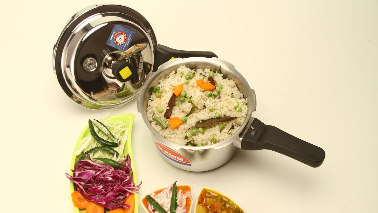 Explore outer lid pressure cookers Explore outer lid pressure cookers