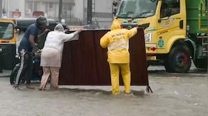 Monsoon Fury Across India: Maharashtra, J&K, Delhi & Kerala Battle Floods and Landslides