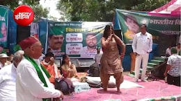 हरिद्वार के VIP घाट पर किसान महाकुंभ में बार बालाओं का डांस; धार्मिक संगठनों ने जताई आपत्ति