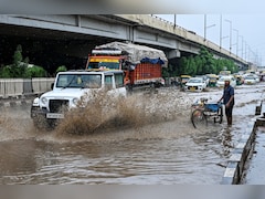 Delhi NCR Rains: Roads Flooded, Traffic Crawls As Heavy Showers Lash Capital; IMD Issues Red Alert
