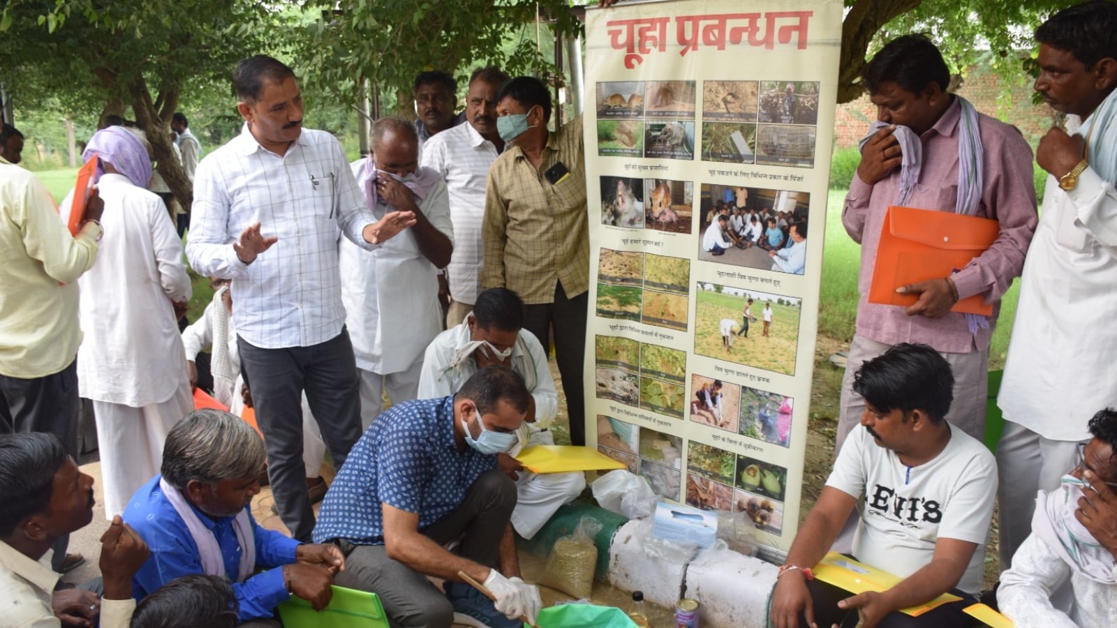काजरी के वैज्ञानिकों की ओर से किसानों को प्रशिक्षण काजरी के वैज्ञानिकों की ओर से किसानों को प्रशिक्षण