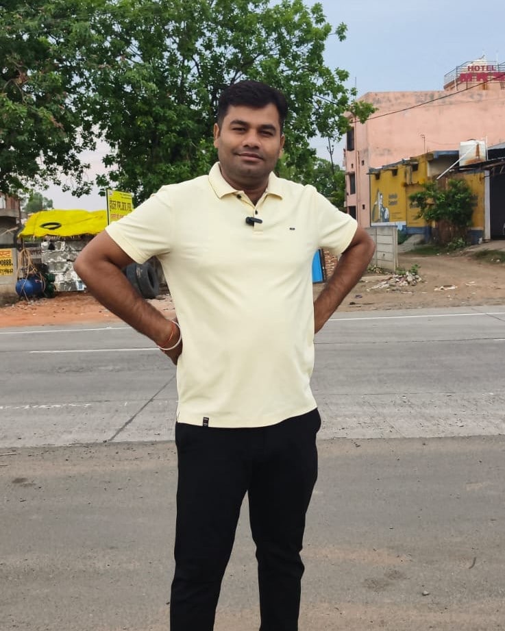 सस्पेंड किए जाने के बाद ट्रैफिक कांस्टेबल विवेकानंद तिवारी ने दे दिया है इस्तीफा. (फोटो- vivekanandtiwarithetrafficcop) सस्पेंड किए जाने के बाद ट्रैफिक कांस्टेबल विवेकानंद तिवारी ने दे दिया है इस्तीफा. (फोटो- vivekanandtiwarithetrafficcop)