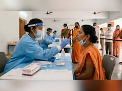 क्‍या लौट रहा है कोव‍िड? एक्‍सपर्ट से जानें कोव‍िड को घर पर कैसे मैनेज करें