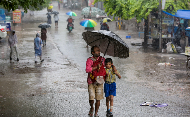 Delhi Gets Fresh Spell Of Rain, Orange Alert Issued For Next Few Hours