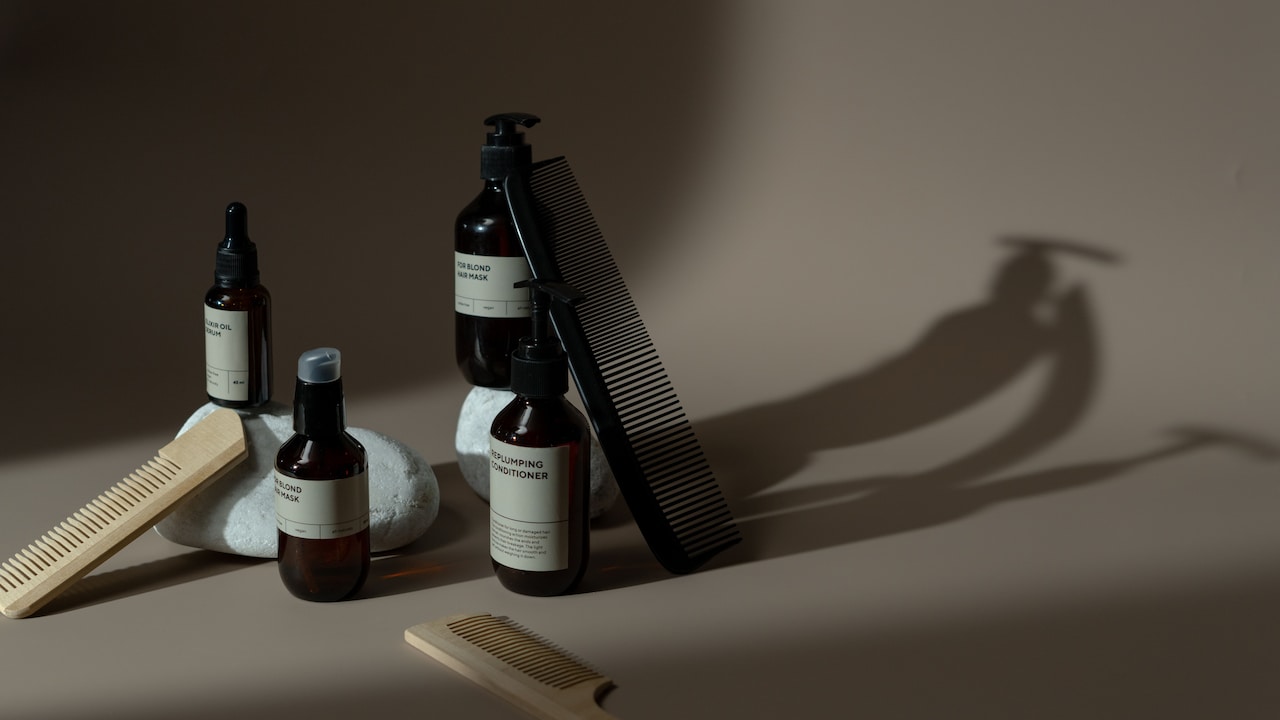 Can Hair Oil Repair Split Ends? A Popular Haircare Myth Explained Can Hair Oil Repair Split Ends? A Popular Haircare Myth Explained