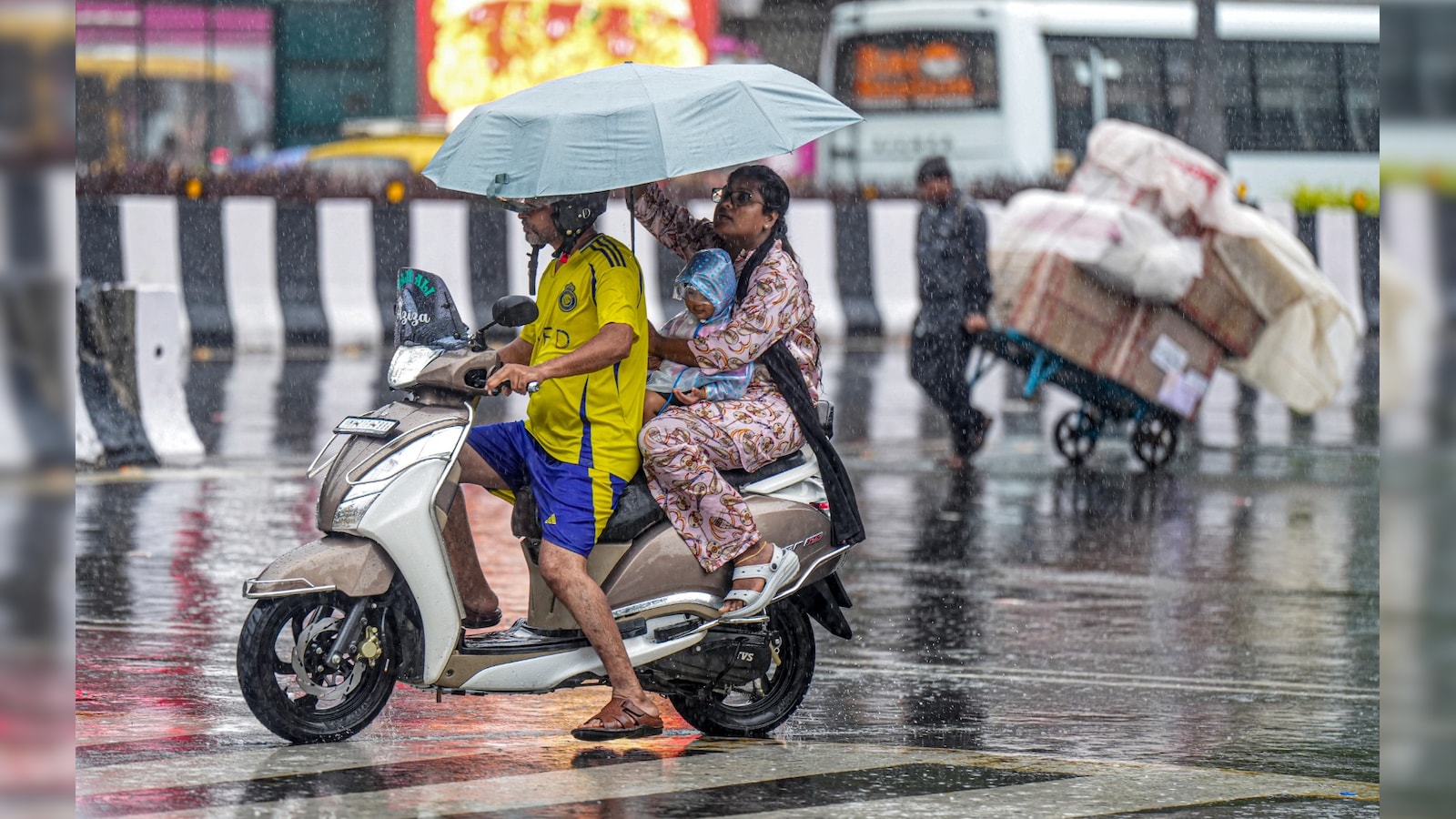 Mumbai Rains Intensify: BMC Issues High Tide Warning; Check Timing And Height