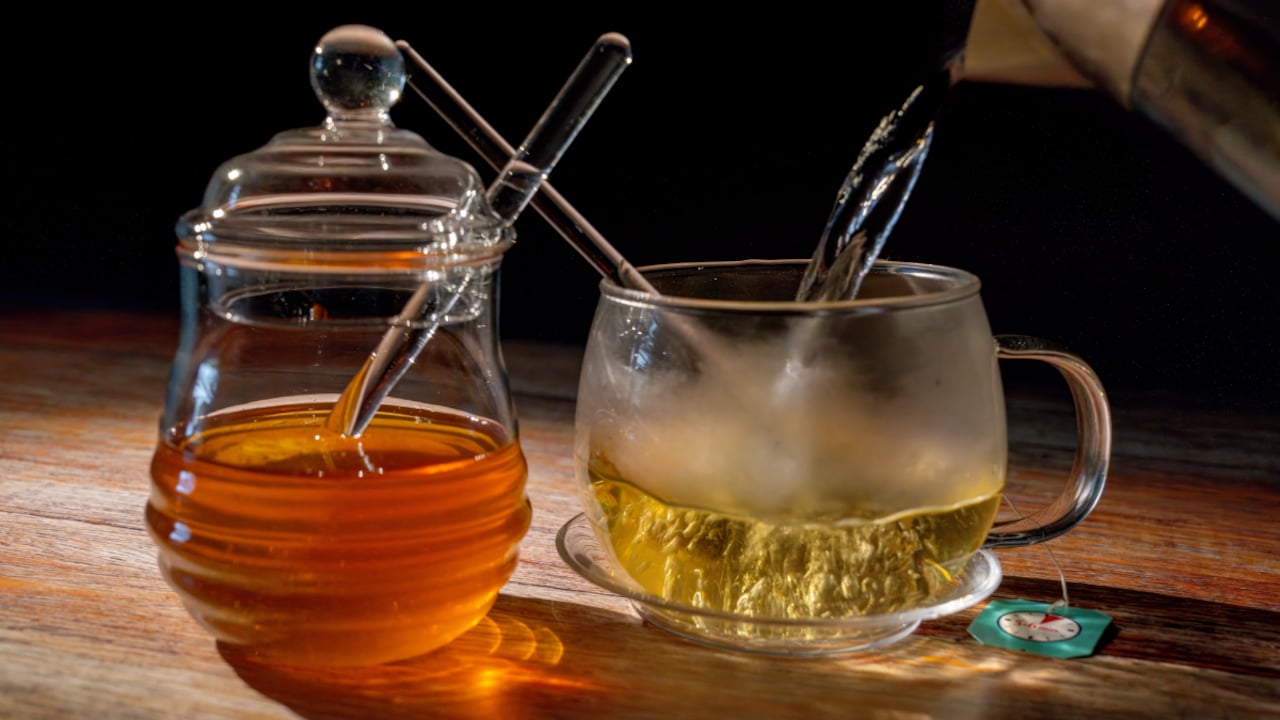 Honey And Warm Water For Weight Loss: Does The Popular Morning Ritual Actually Work?