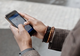 Google Maps कैसे लगाता है आपकी सटीक लोकेशन का पता? जानें इसका राज