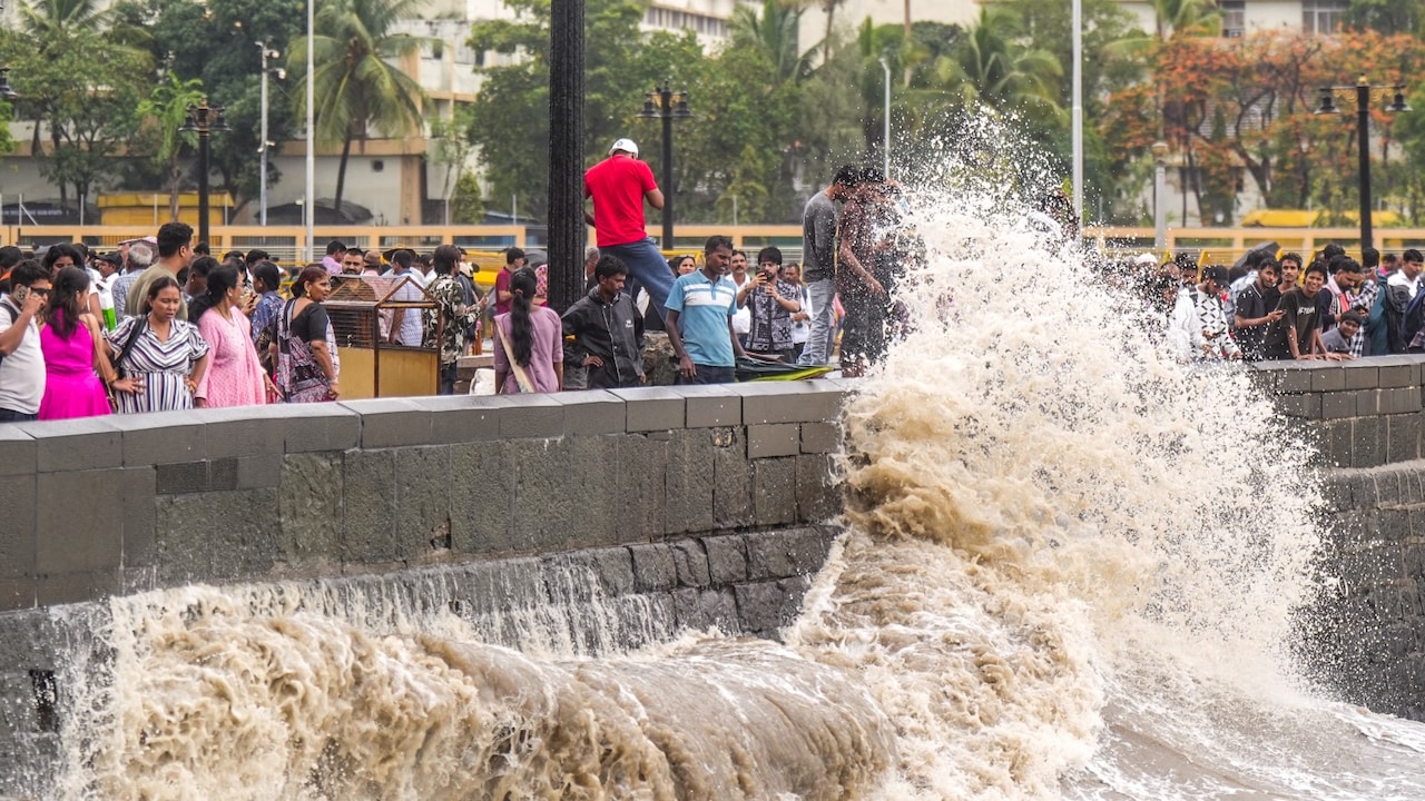 Mumbai Rains: BMC Issues 4.27-Meter High Tide Alert Amid Heavy Rains