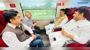 चुनावी कड़वाहट के बीच ट्रेन में आमने-सामने बैठे बीजेपी-कांग्रेस के 'कप्तान', दतिया से आई दिलचस्प तस्वीर