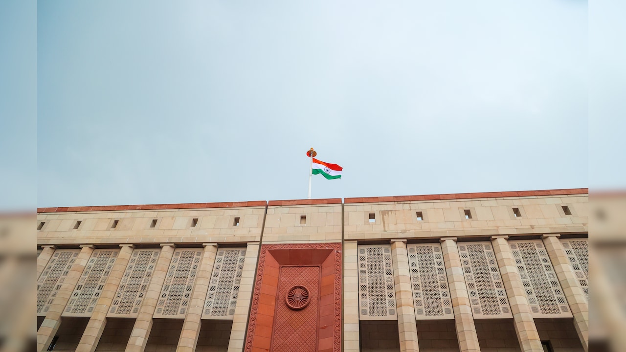 मॉनसून सत्र के पहले सप्ताह में राज्य सभा में 6 प्रतिशत तो लोक सभा में सिर्फ 5 फीसदी हुआ कामकाज