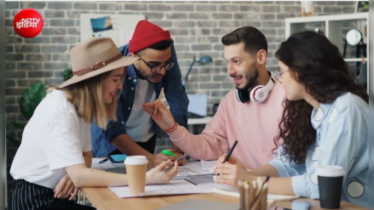 Gen Z in Office: बॉस की दादागिरी नहीं झेलती ये जेनरेशन, इनका काम करने का ये है यूनिक तरीका