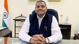 पूर्व IAS अमृत लाल मीणा के गांव में लोग बोले- नाम किया रोशन; सरकार ने सौंपी है परीक्षा सुधार की जिम्मेदारी
