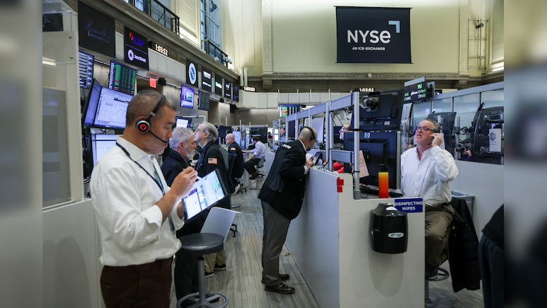 Wall Street Highlights: S&P 500, Nasdaq Slumps For Fourth Time In Five Days As Oil Prices Jump