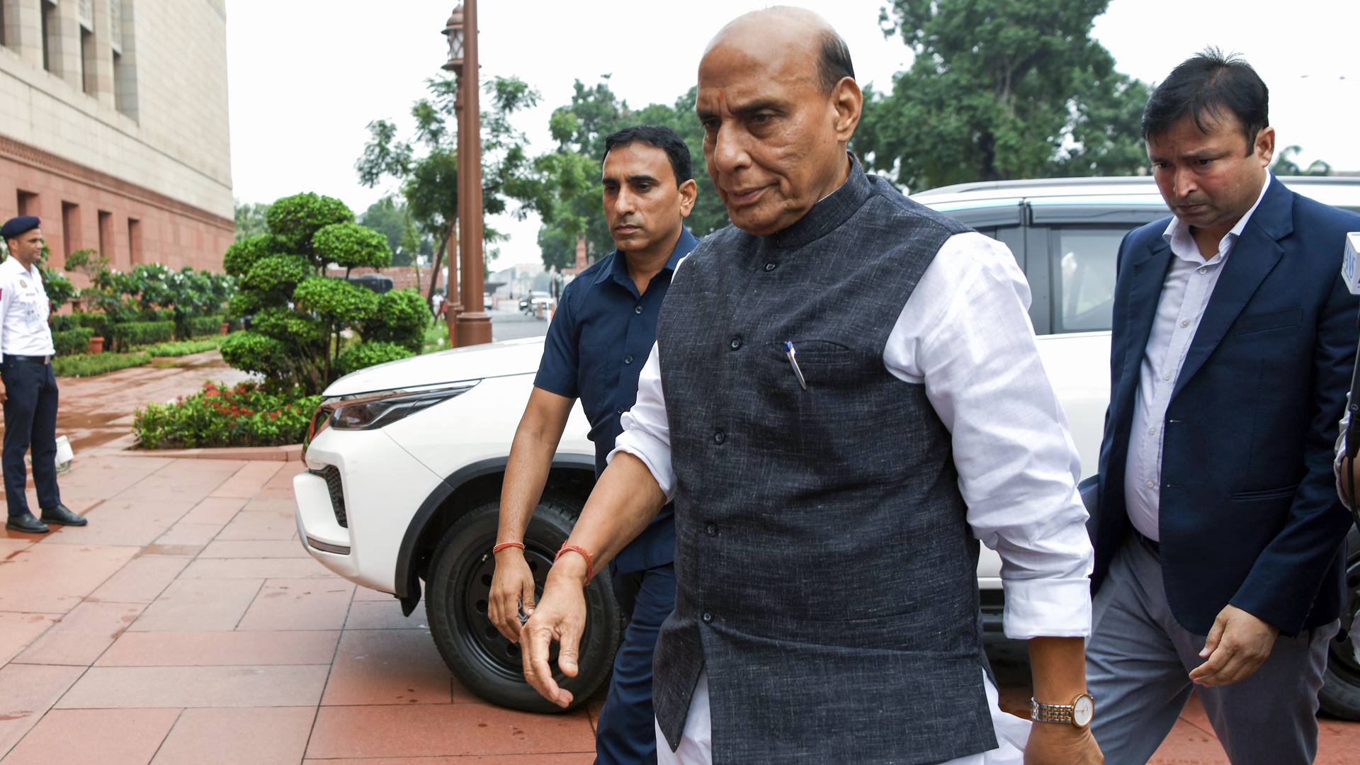 Extremely Regrettable: Rajnath Singh Targets Congress Over Vande Mataram Row