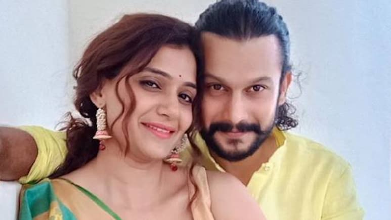 <i>Ramayana</i> Actor Addinath Kothare, Wife Urmila Kanetkar Announce Divorce After 15 Years