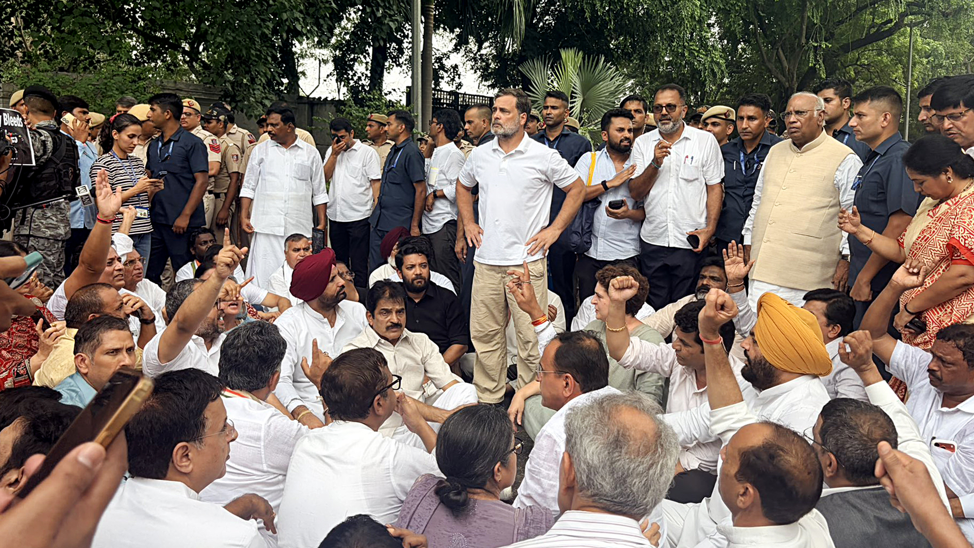 NEET Protest: Rahul Gandhi, Kharge Lead March Towards PM Modi's Residence