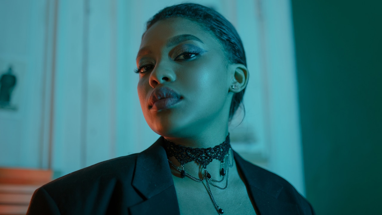Try choker necklines with boat neck
