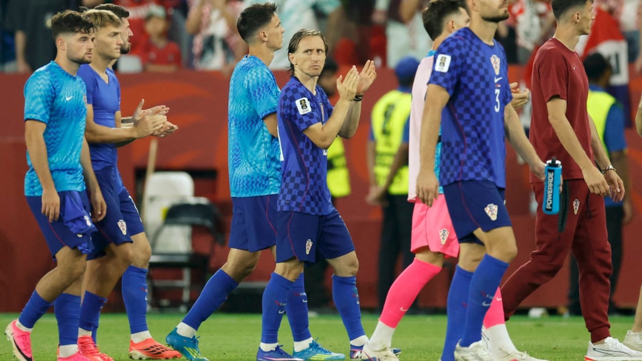 Fans Throw Bottles, Cans On Field After Late VAR Drama In Portugal vs Croatia Clash