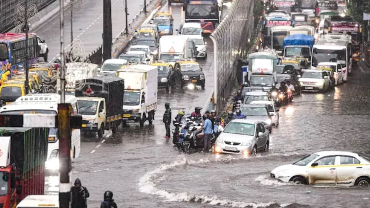 Mumbai Rains: Maharashtra Govt Issues Helpline Numbers As Heavy Rain Alert Continues Till July 6