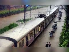 Mumbai Rains Hit Local Train Services; Central Line Commuters Face 25-Minute Delays