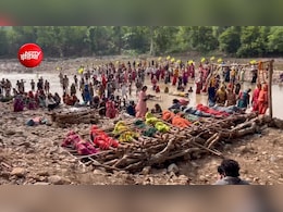 चिता पर जिंदा लेट गई 11 महिलाएं, 6 ने लगाई प्रतीकात्मक फांसी; केन-बेतवा प्रभावितों का आंदोलन अब भी जारी