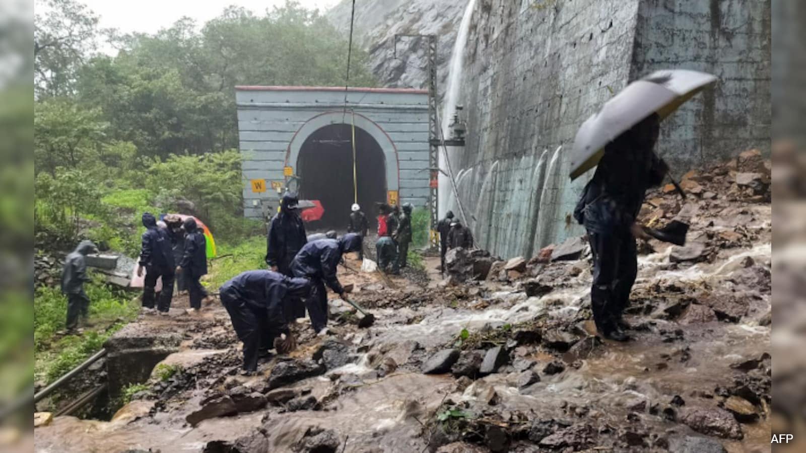 Maharashtra monsoon, mumbai rainfall, pune, lonavala, nashik rainfall news 13 Killed In A Single Day. Here’s What Is Happening In Rain-Hit Maharashtra