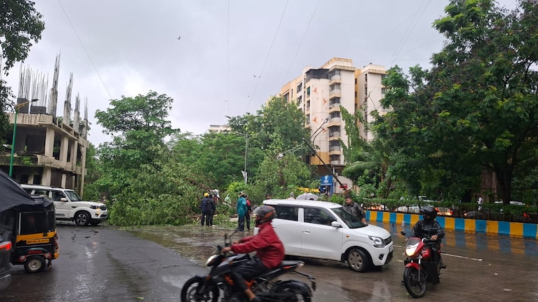 Massive Traffic Jam In Thane, Bhiwandi As Heavy Rains Lash City; Netizens Share Videos, Photos