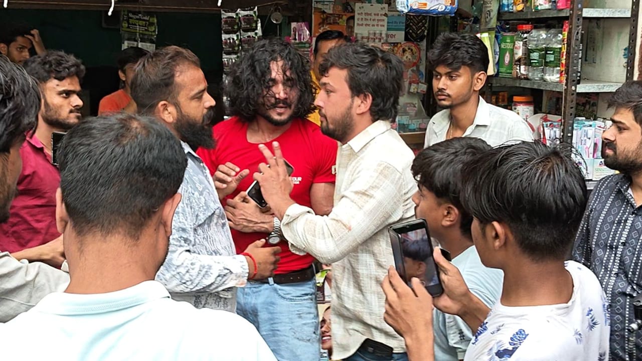 'शर्मा बताया, गोत्र पूछा तो निकला मुस्लिम...', मुजफ्फरनगर में बजरंग दल के कार्यकर्ताओं ने युवक से की मारपीट