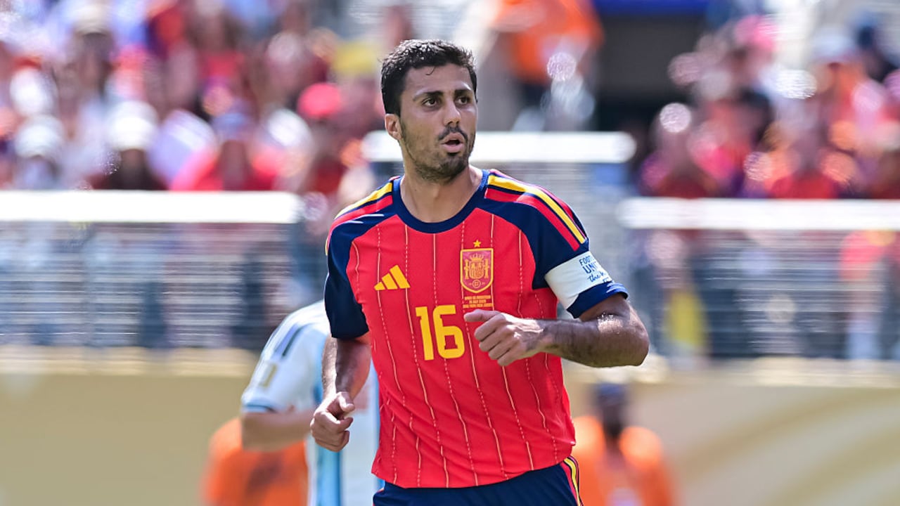 Manchester Citys Rodri Sidelined For Short Period Following Back Surgery