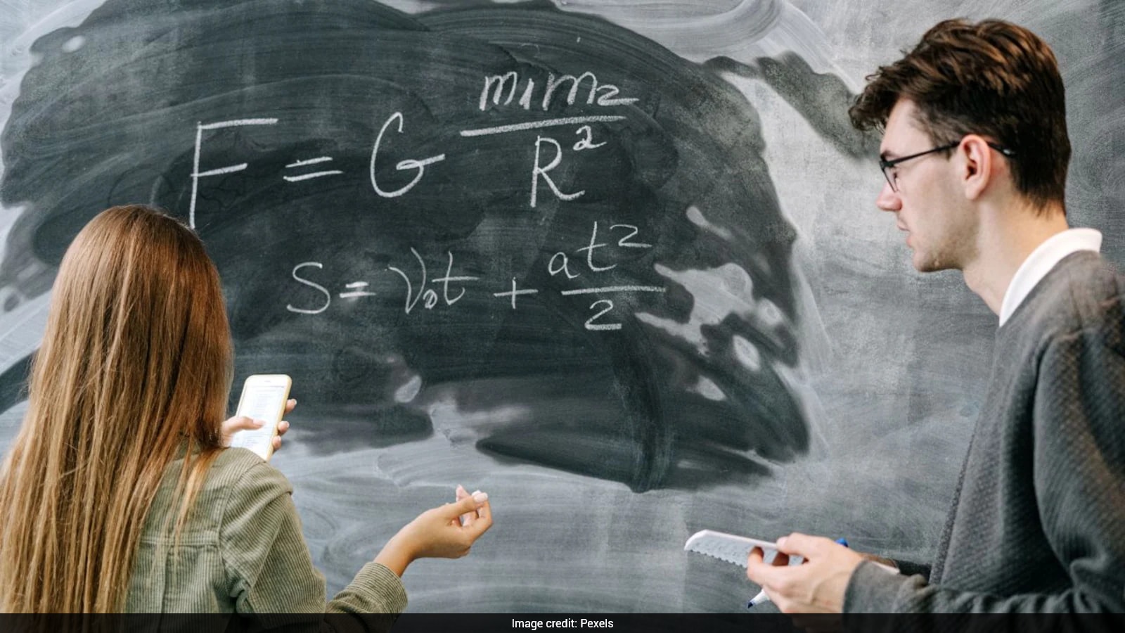 TIFR Professor Discusses Expanding Role of AI in Physics Research and Education