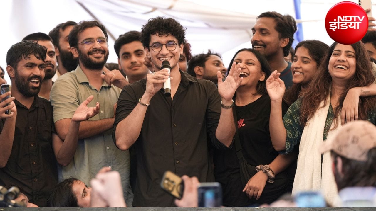 भारत की युवा पीढ़ी ने पढ़ाया लोकतंत्र का पाठ.