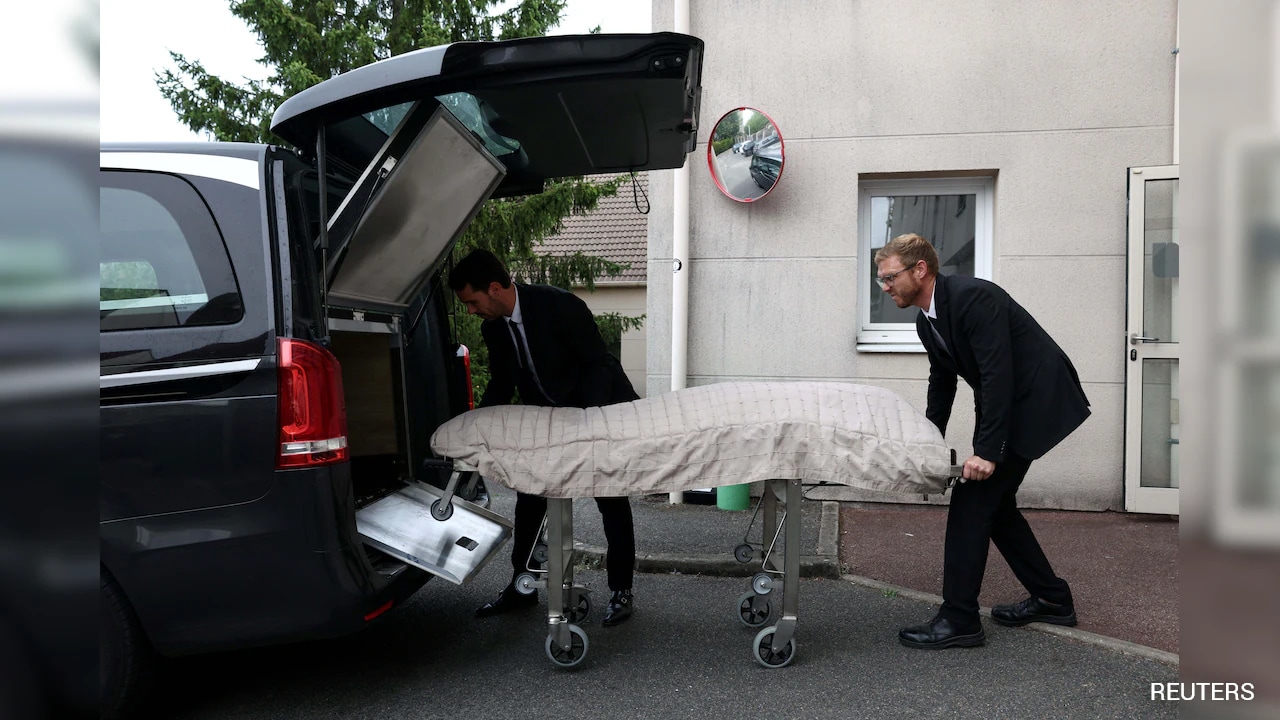 Deadly Heatwaves Push Ageing France To Prepare For A Hotter Future