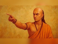 Chanakya Niti: जीवन का कोई भी फैसला नहीं होगा गलत, बस याद रखें चाणक्य की ये 4 अमूल्य सीख