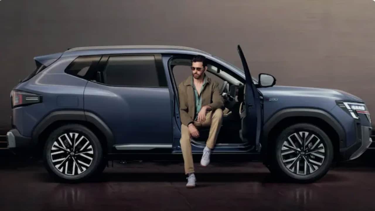 Hrithik Roshan भी हुए इस SUV के दीवाने! बन गए Nissan के नए ब्रांड एंबेसडर, जानिए Tekton के बारे में खास