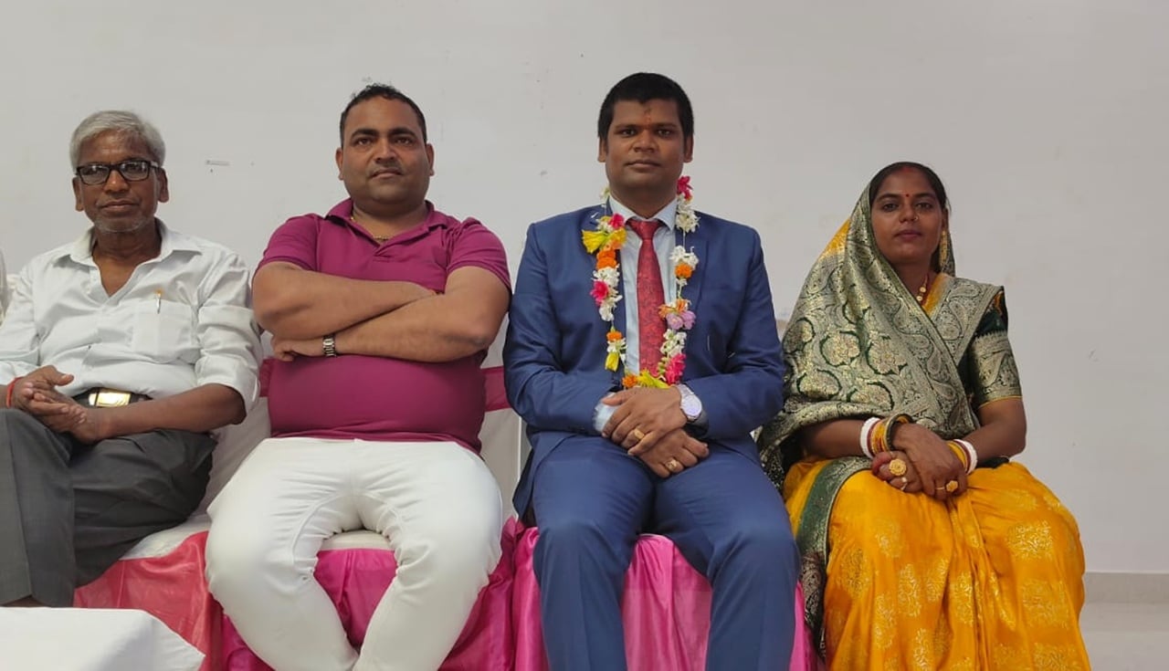 Succsess Story bihar bpsc toddy seller son suraj kumar became sdm 