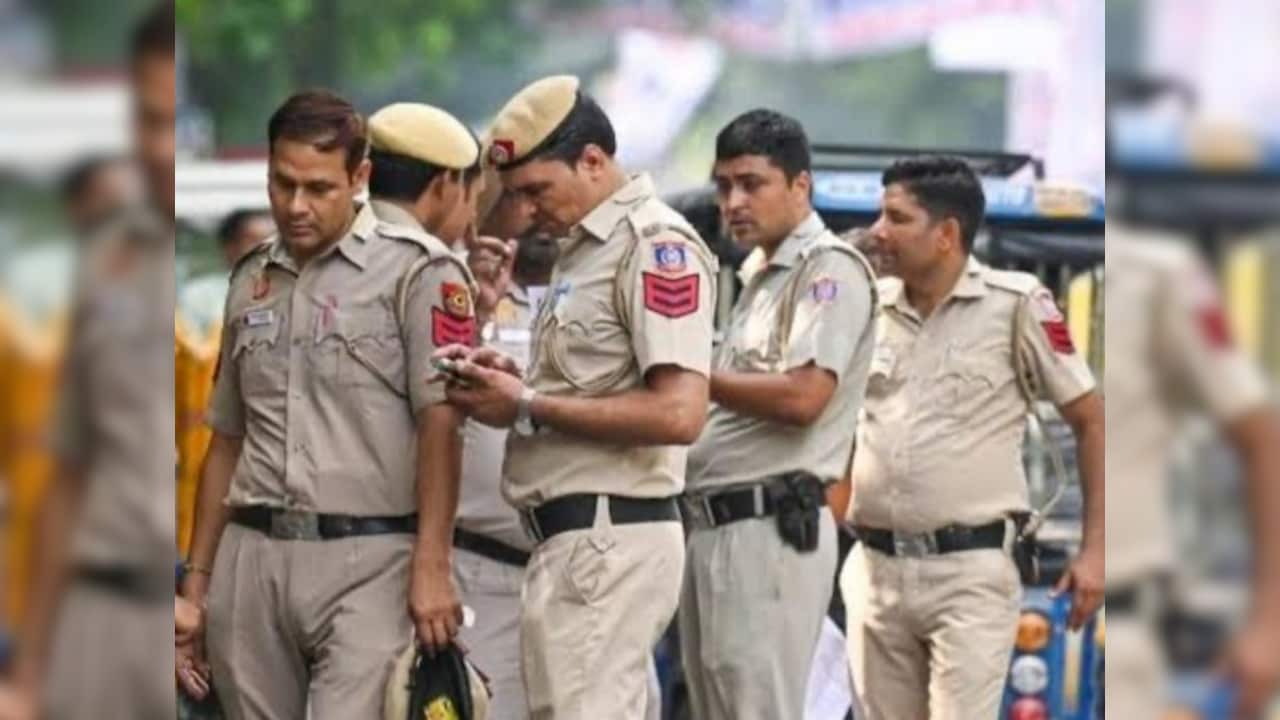 दिल्ली: मेट्रो के पास मॉल से कूद गई BA थर्ड ईयर की छात्रा, सुसाइड नोट भी मिला