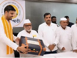 आषाढी एकादशीनिमित्त विठ्ठल-रुख्मिणीला खास डिझायनर पोषाख; महापूजेवेळी दर्शनाचं नियोजन कसं असेल?